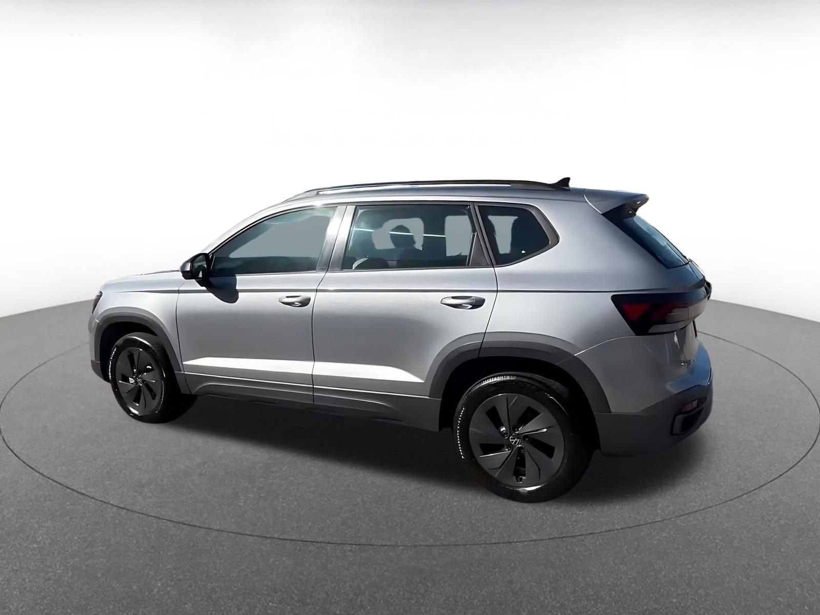 Thumbnail: 2025 Volkswagen Taos - 10