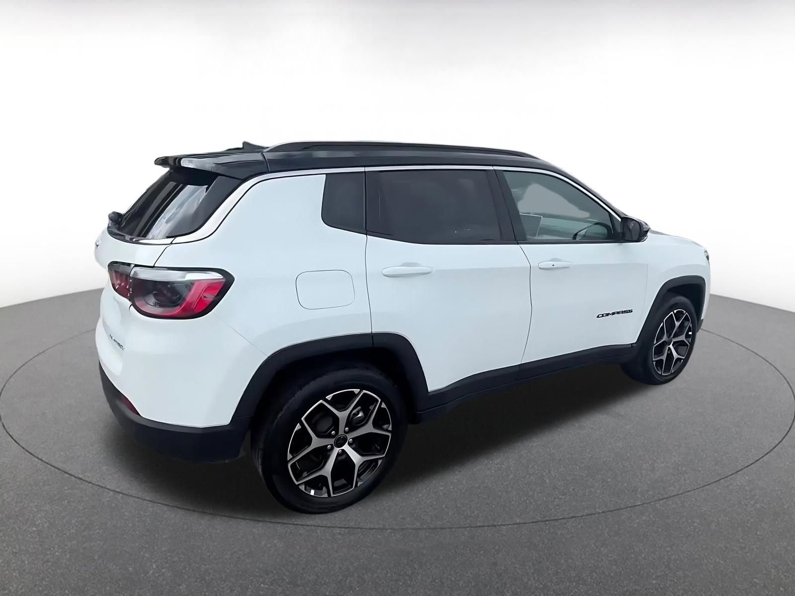 Thumbnail: 2025 Jeep Compass - 17