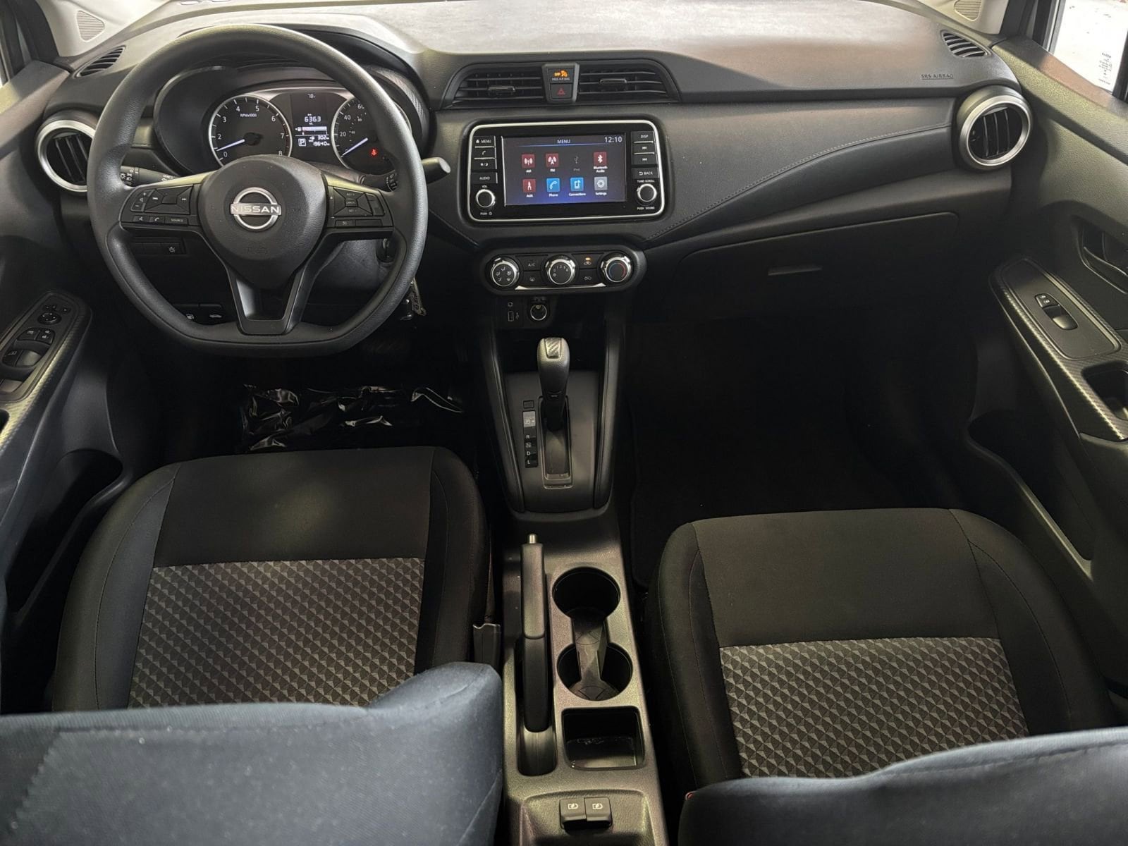 2024 Nissan Versa S 32