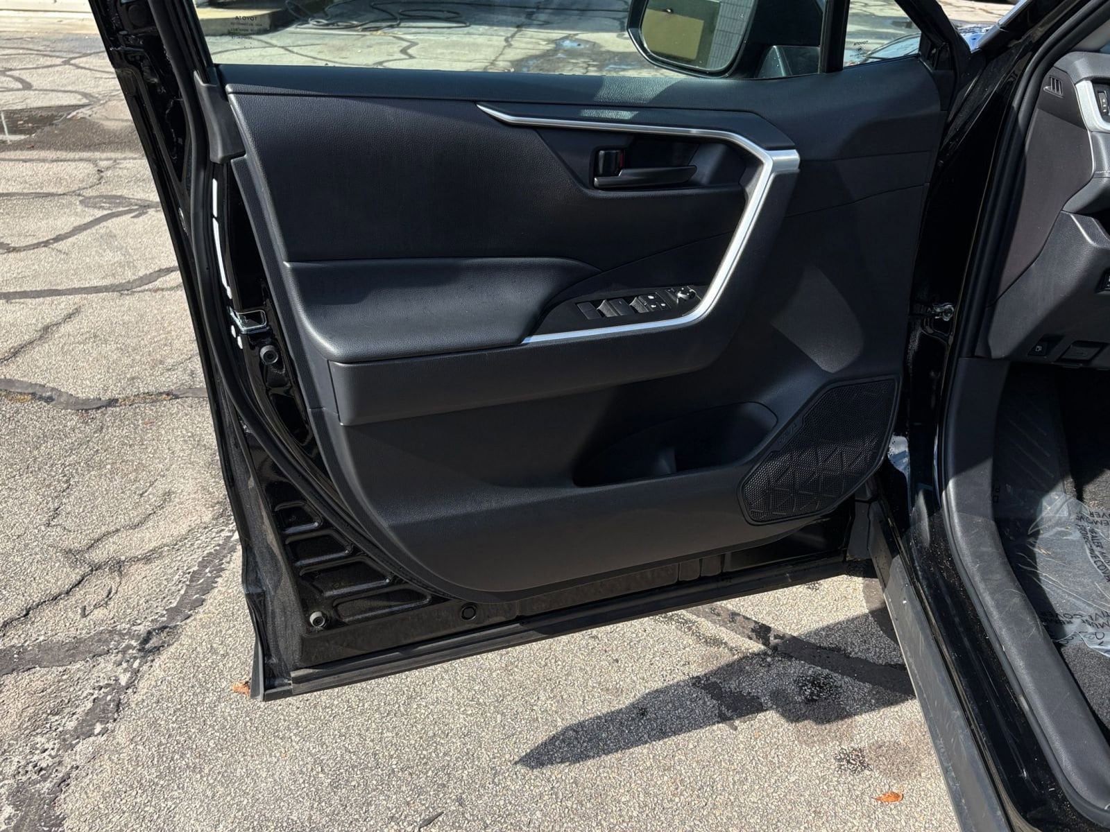 Thumbnail: 2025 Toyota RAV4 - 20