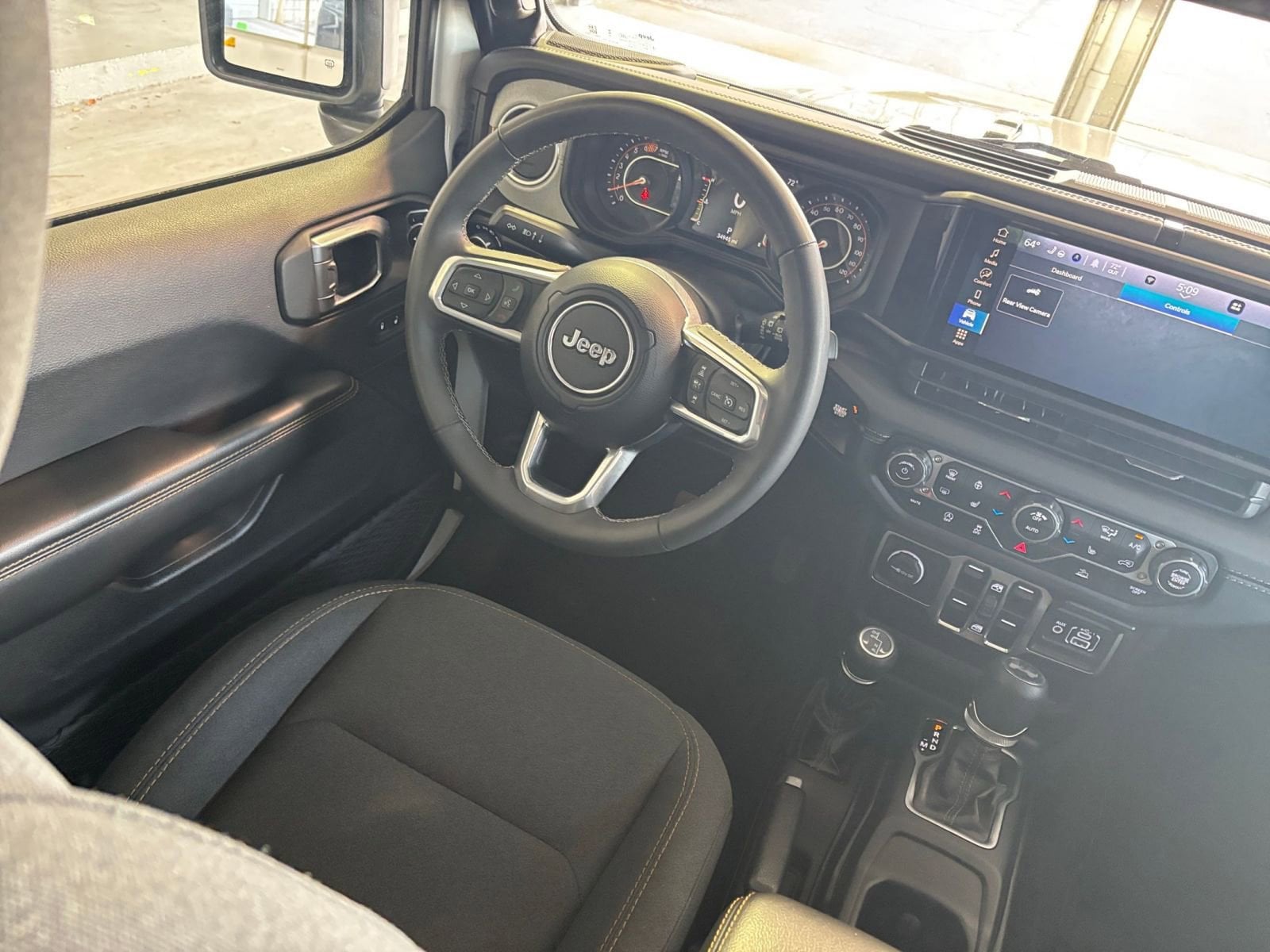 Thumbnail: 2025 Jeep Wrangler - 33