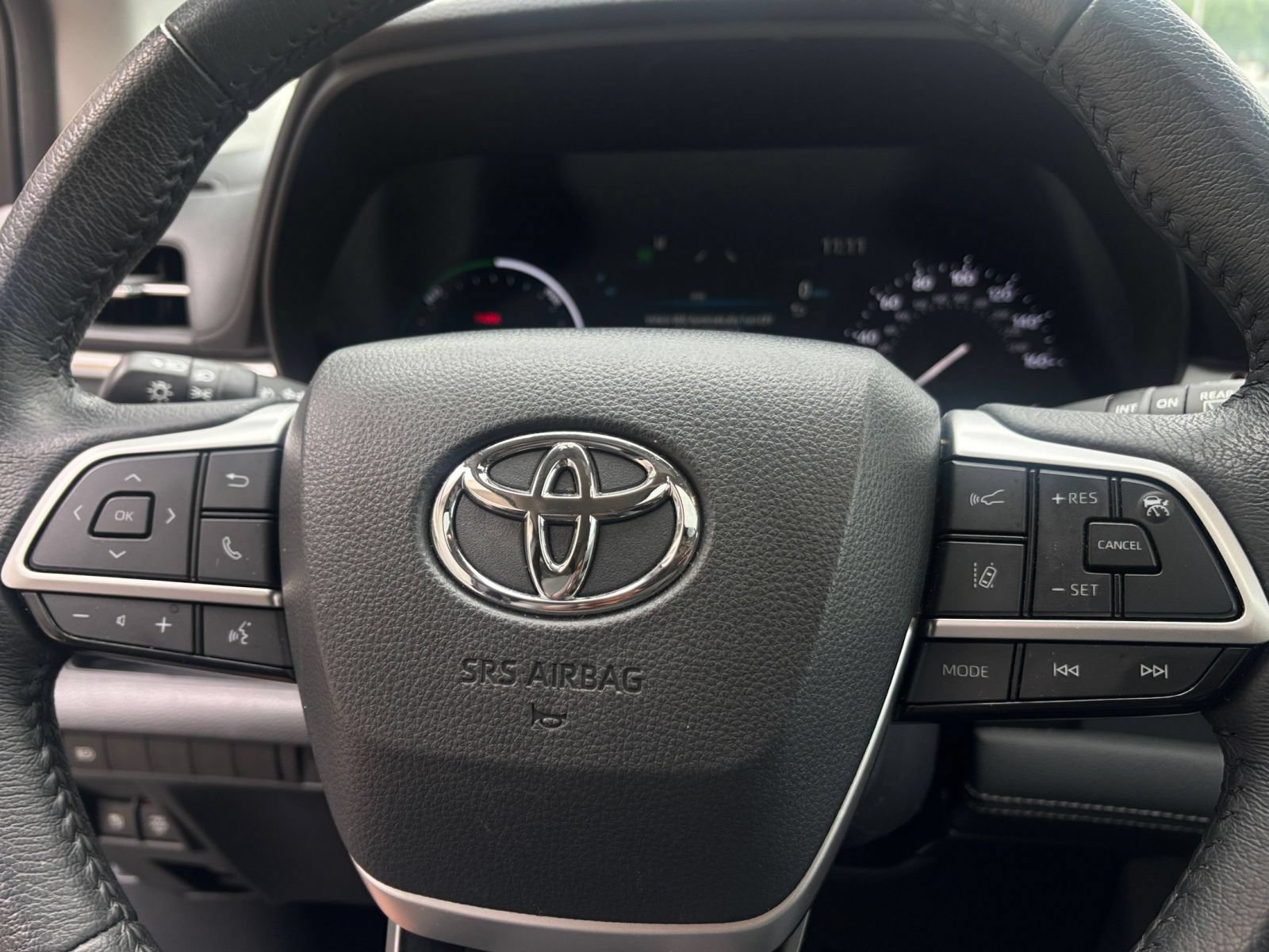 Thumbnail: 2025 Toyota Sienna - 28