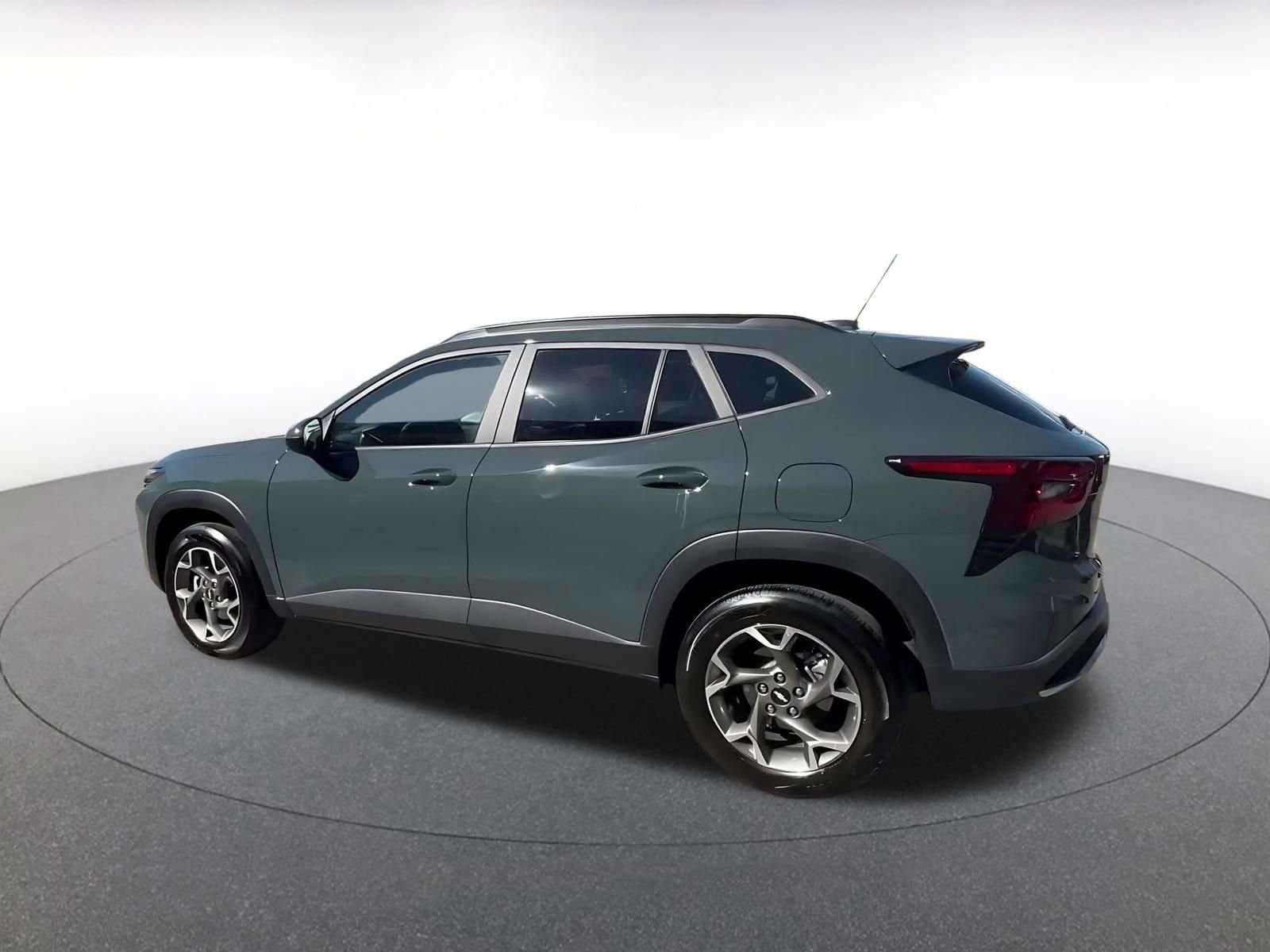 Thumbnail: 2025 Chevrolet Trax - 16