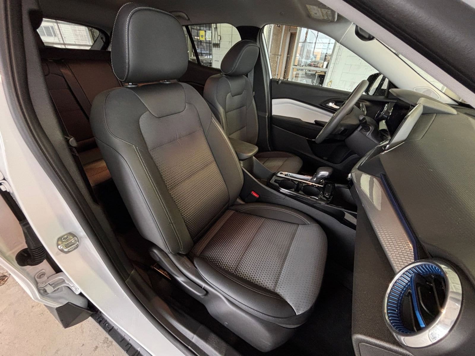 Thumbnail: 2025 Chevrolet Trax - 35