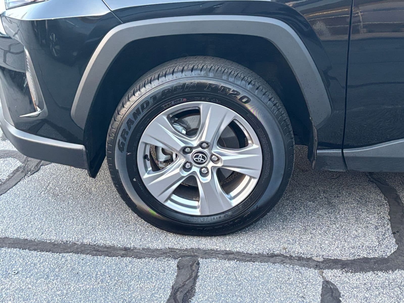 Thumbnail: 2025 Toyota RAV4 - 35