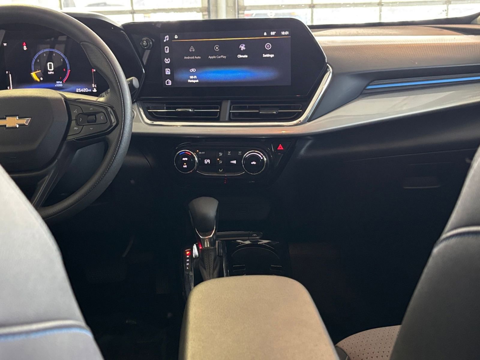 Thumbnail: 2025 Chevrolet Trax - 17