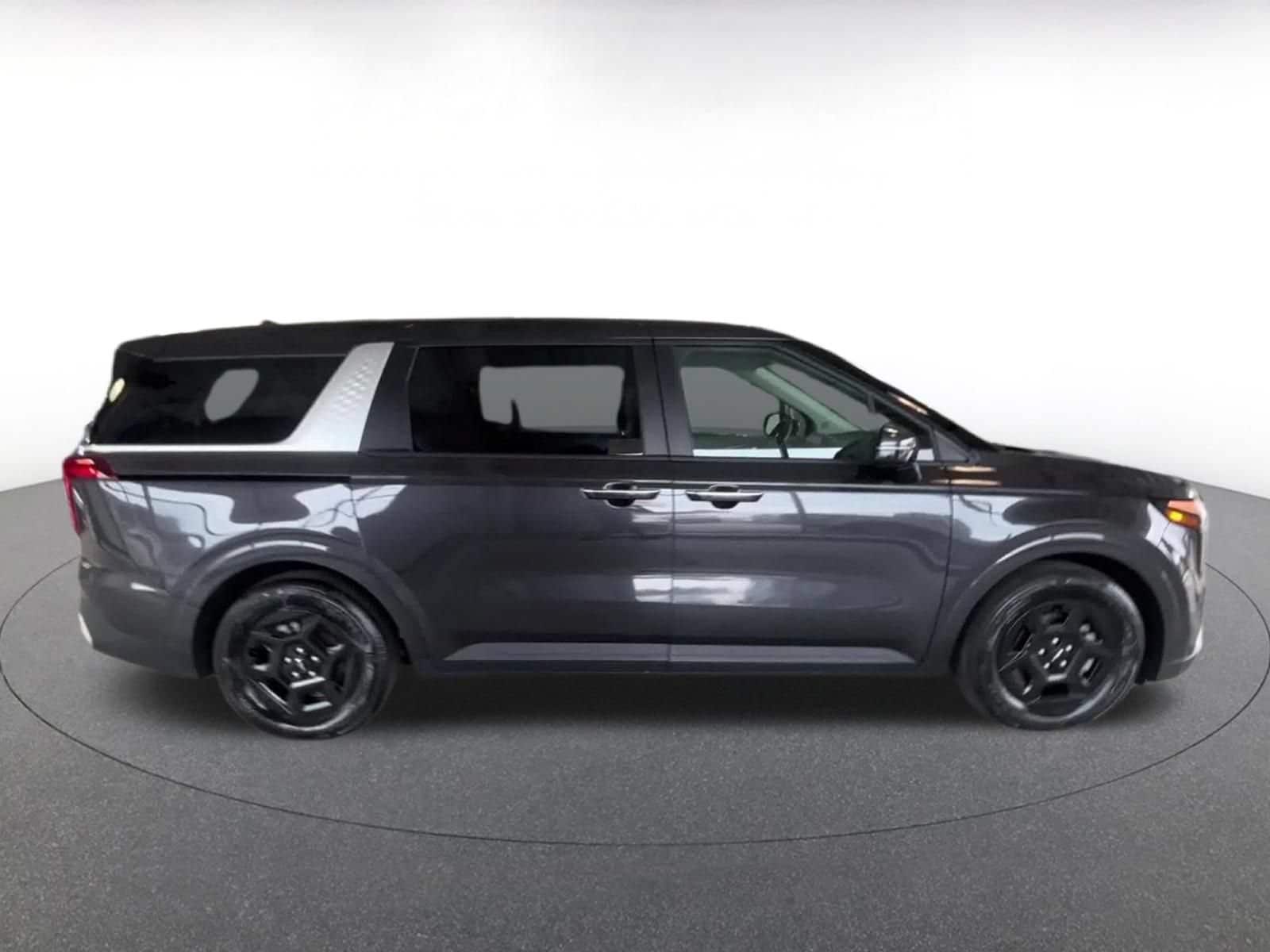 Thumbnail: 2026 Kia Carnival - 16