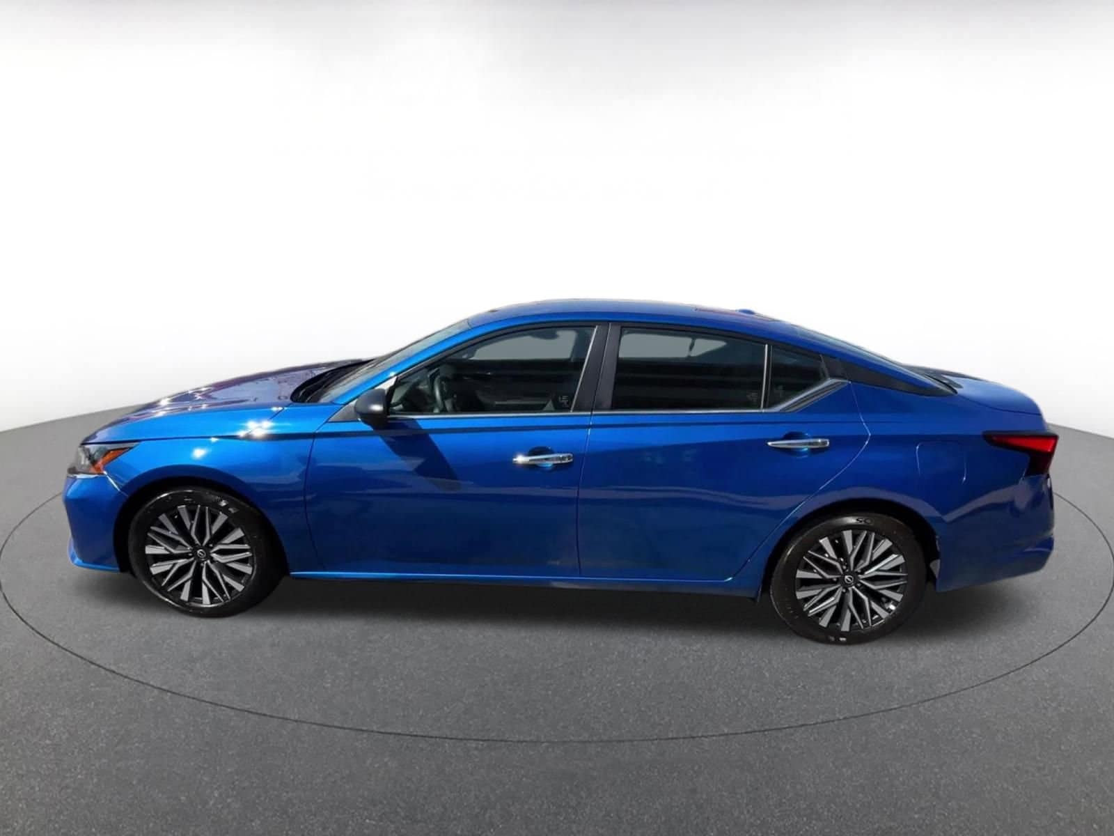 Thumbnail: 2025 Nissan Altima - 8