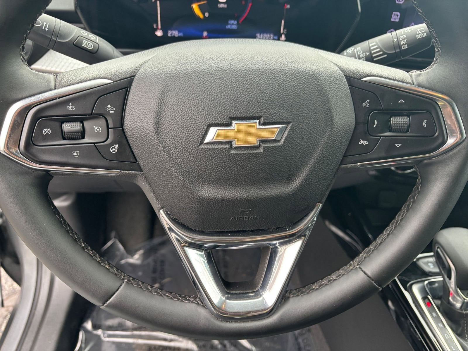 Thumbnail: 2025 Chevrolet Trax - 33