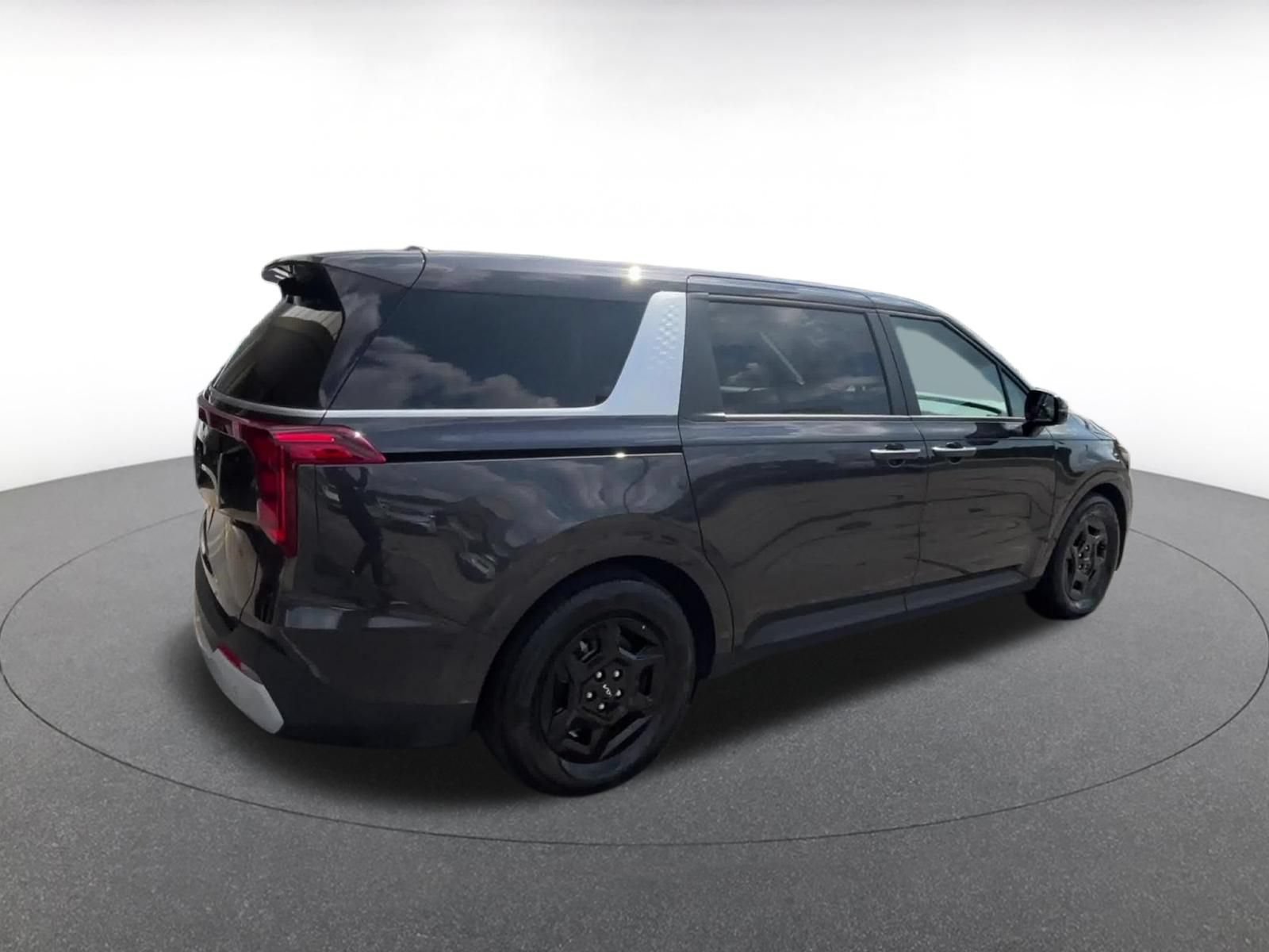 Thumbnail: 2026 Kia Carnival - 14