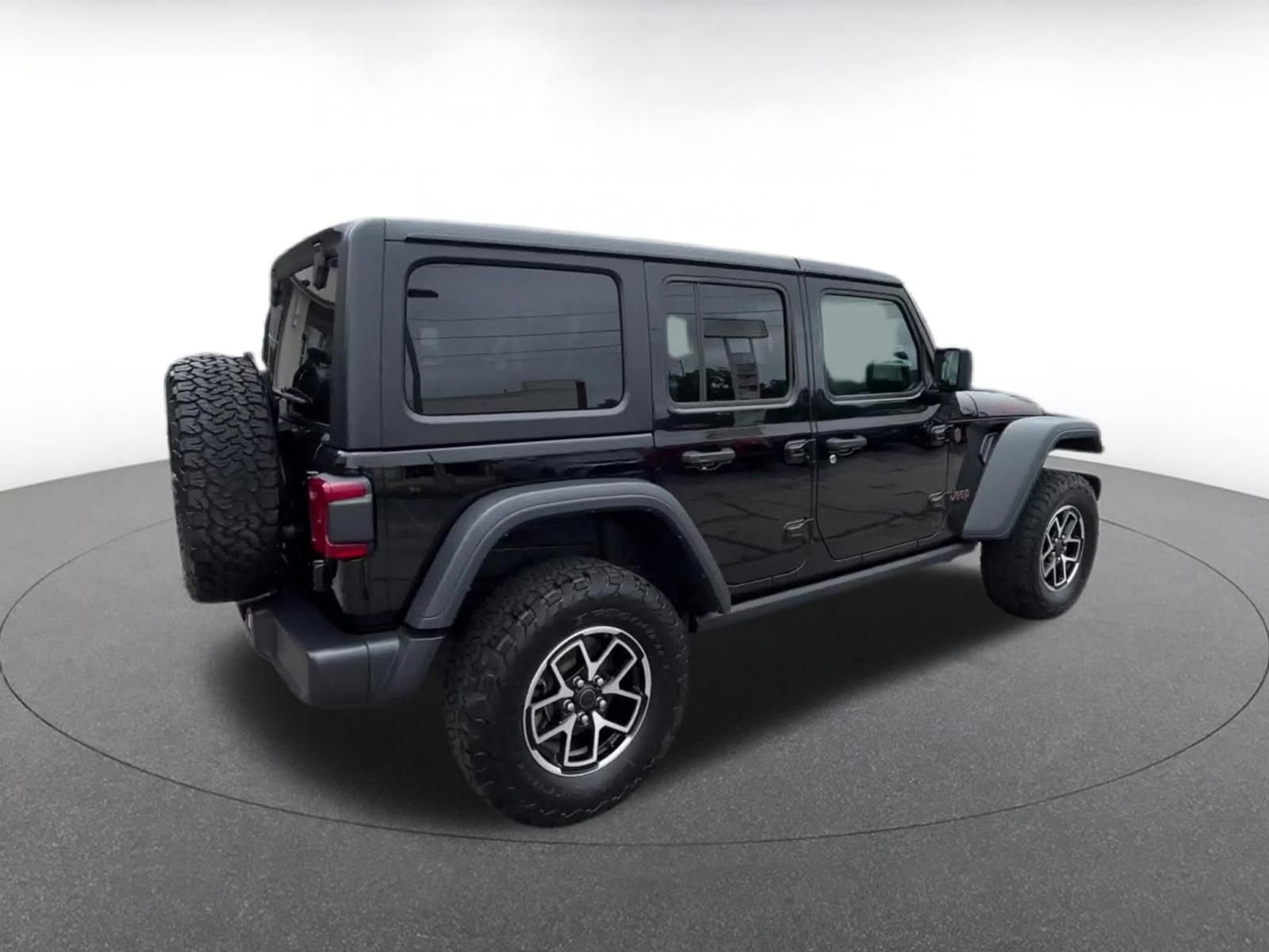 Thumbnail: 2025 Jeep Wrangler - 15