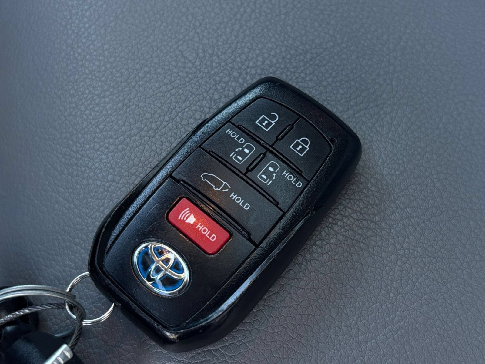 Thumbnail: 2025 Toyota Sienna - 22