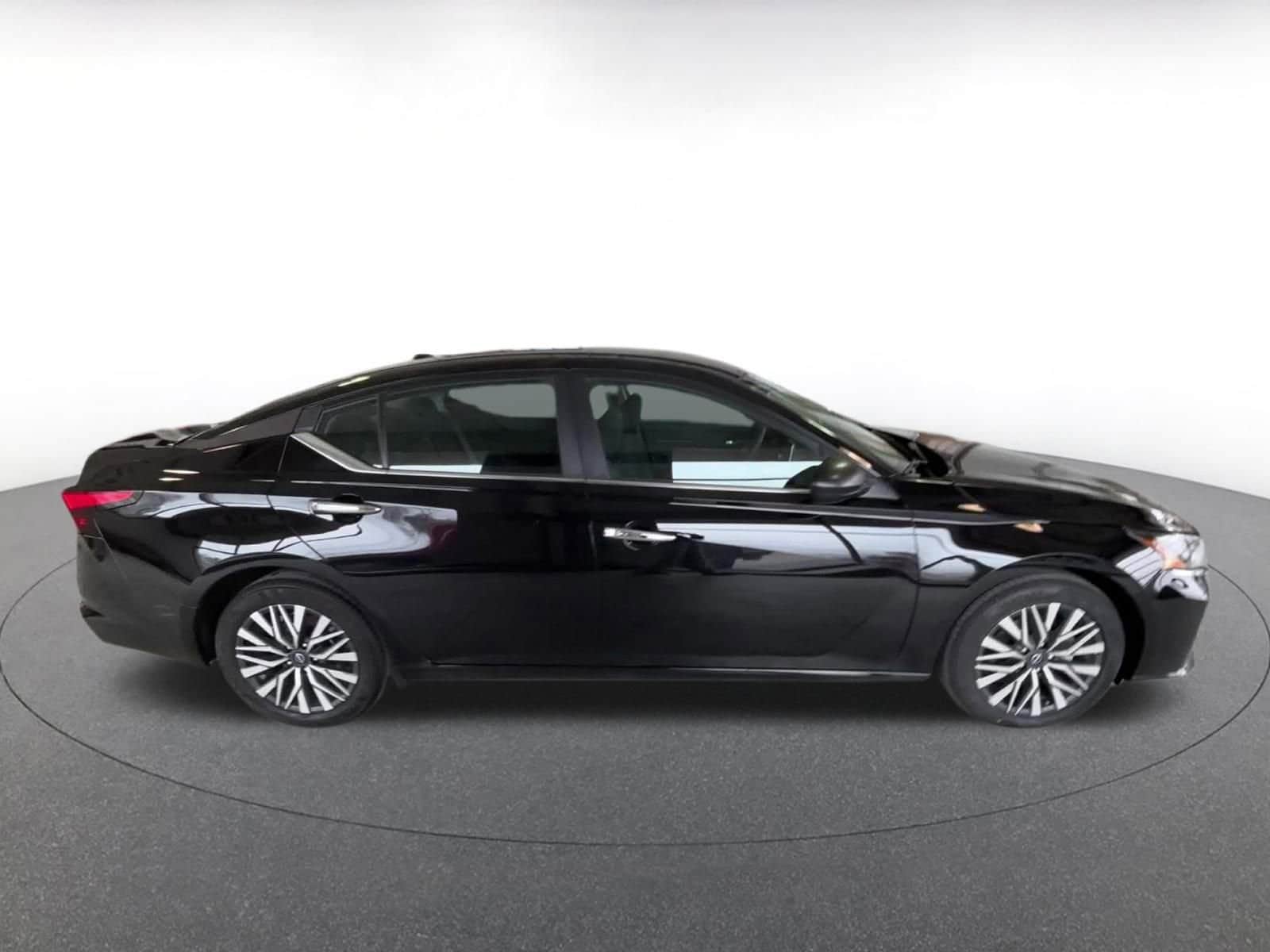 Thumbnail: 2025 Nissan Altima - 15