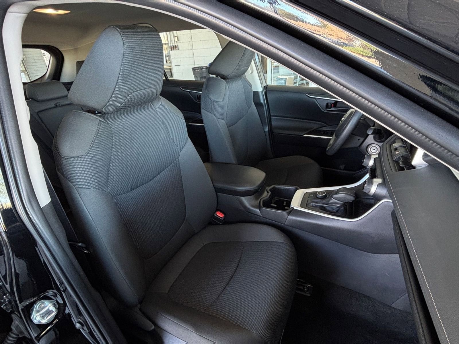 Thumbnail: 2025 Toyota RAV4 - 35