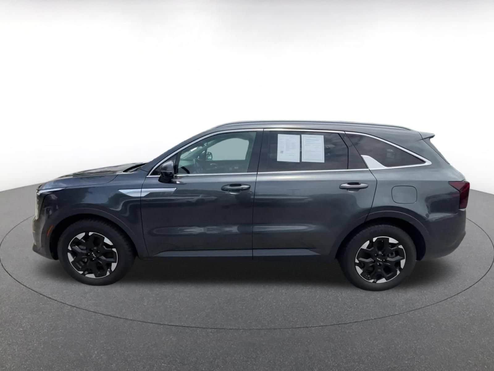 Thumbnail: 2024 Kia Sorento - 8
