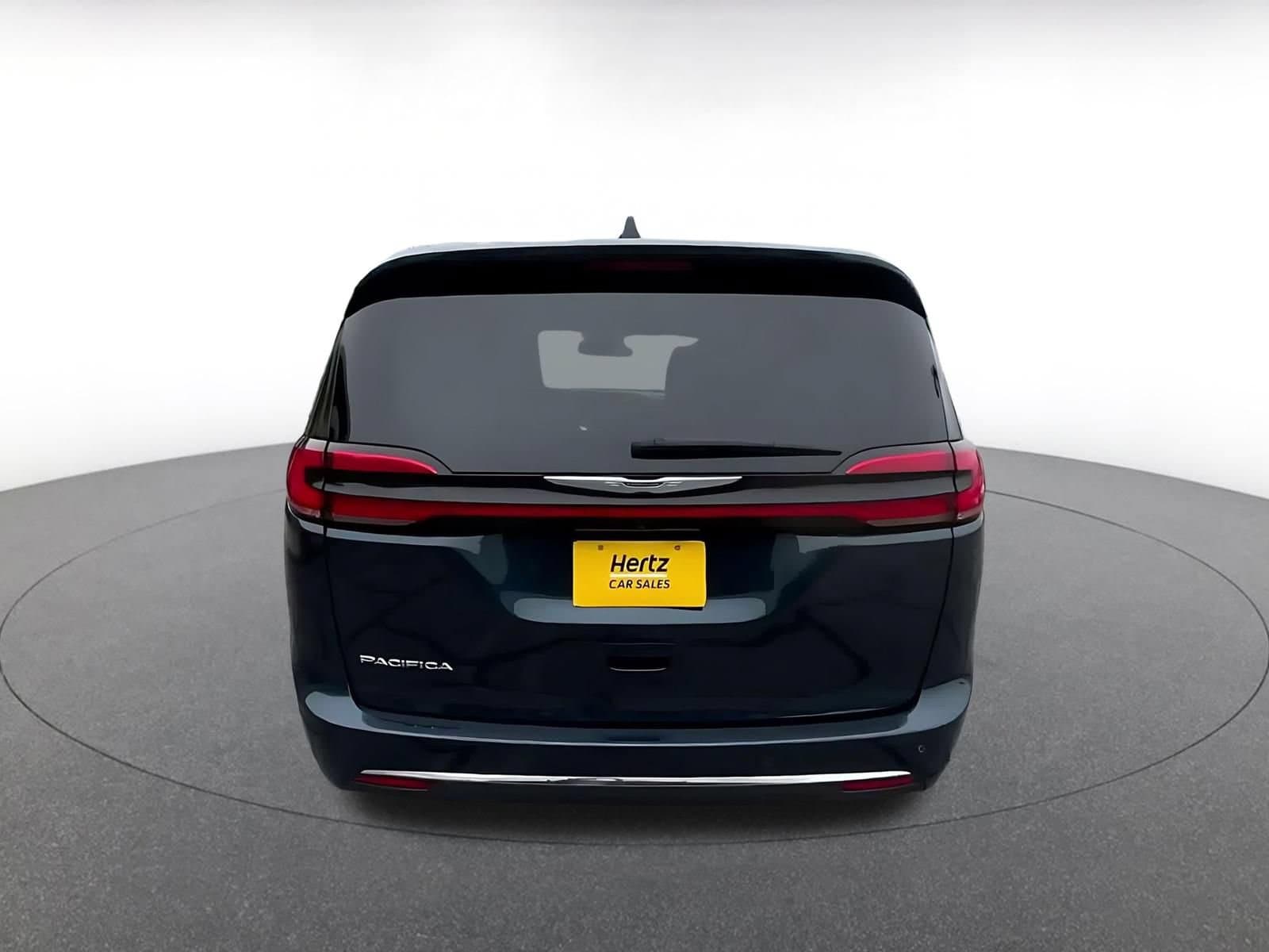 Thumbnail: 2025 Chrysler Pacifica - 12