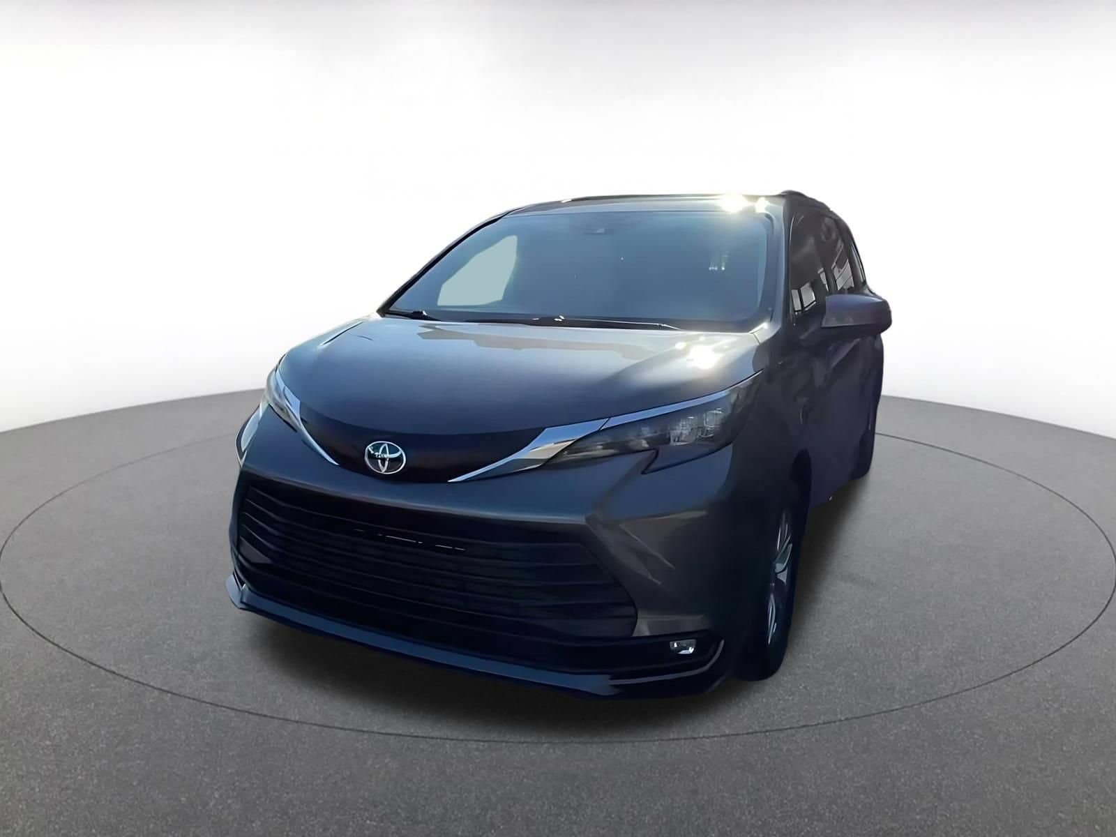Thumbnail: 2025 Toyota Sienna - 7