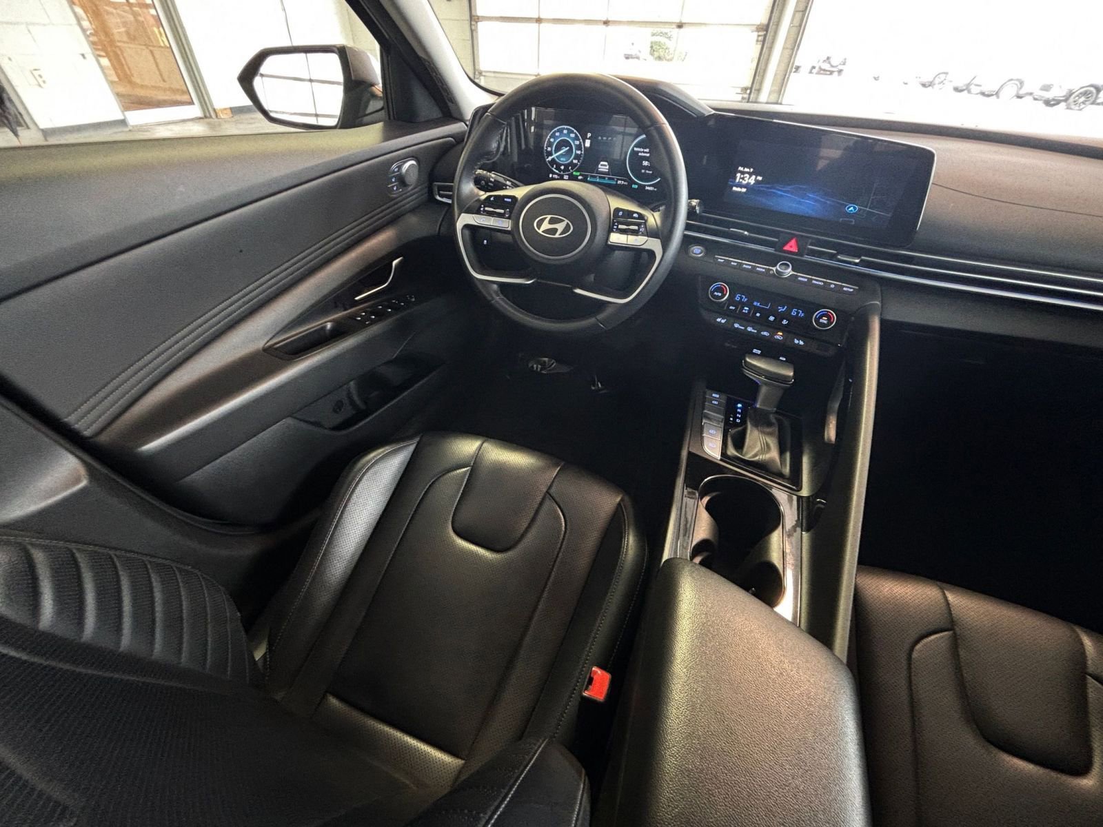 Thumbnail: 2025 Hyundai Elantra - 35