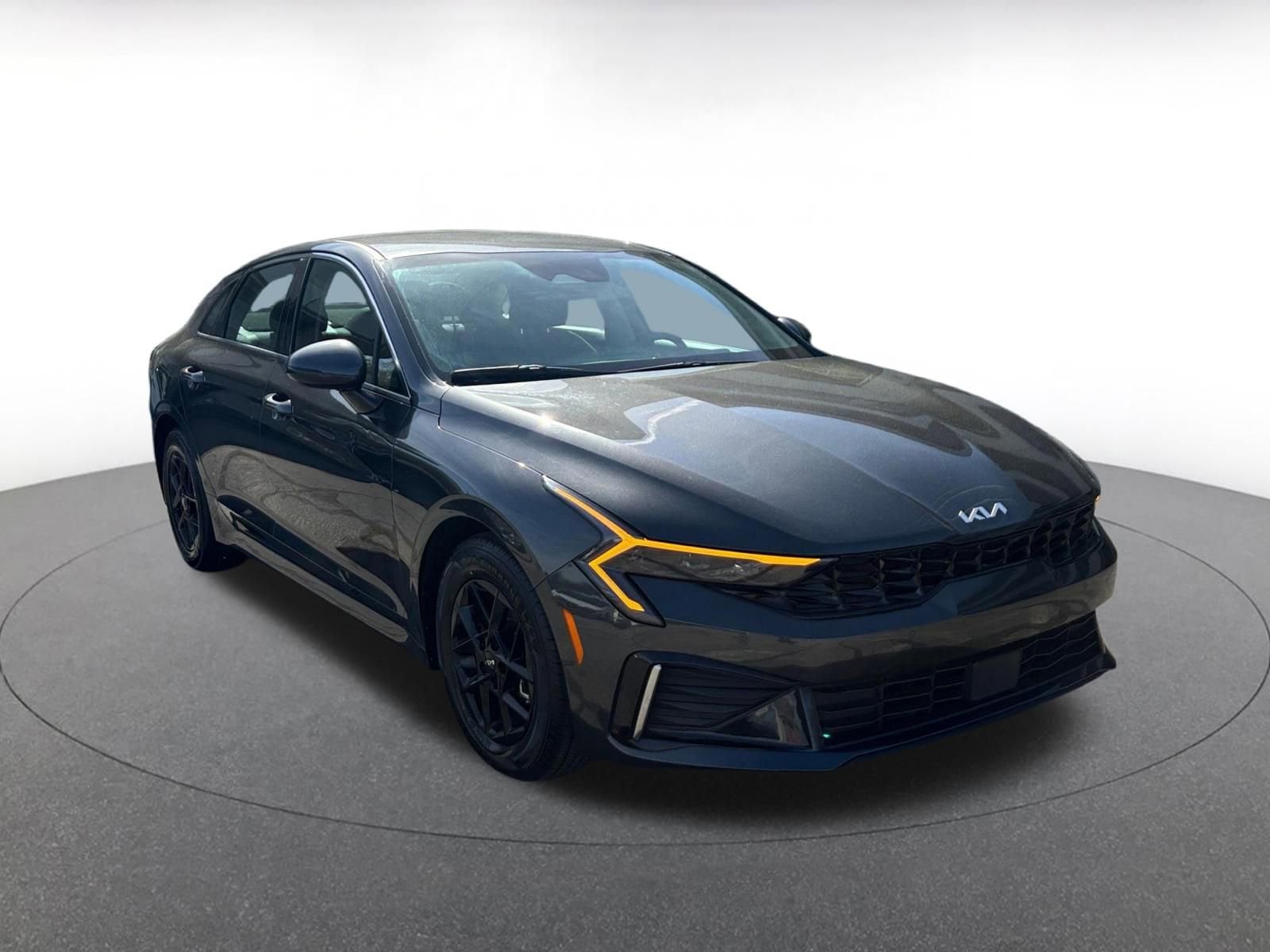 Thumbnail: 2025 Kia K5 - 1