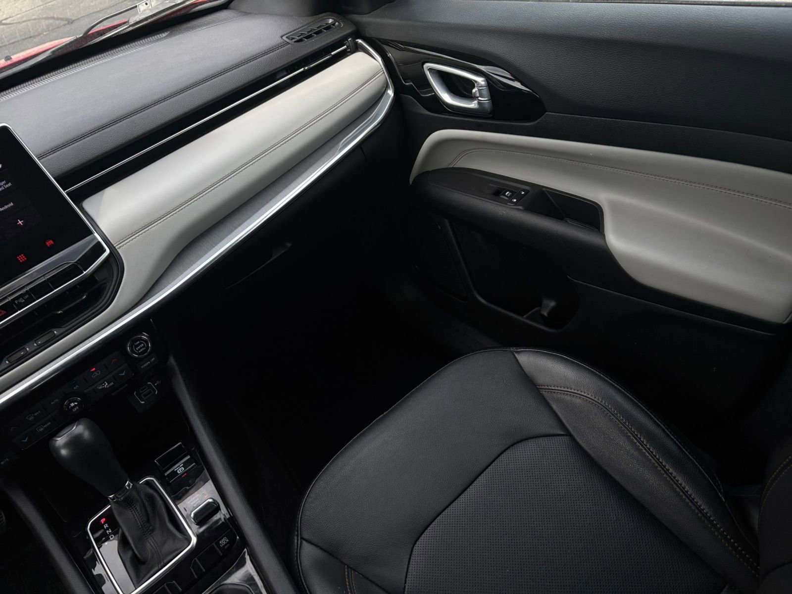 Thumbnail: 2023 Jeep Compass - 35