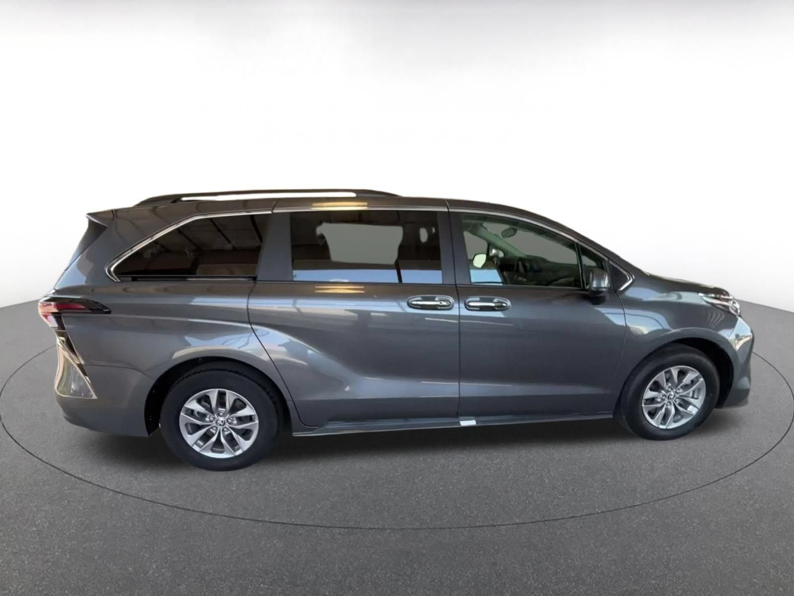 Thumbnail: 2025 Toyota Sienna - 13