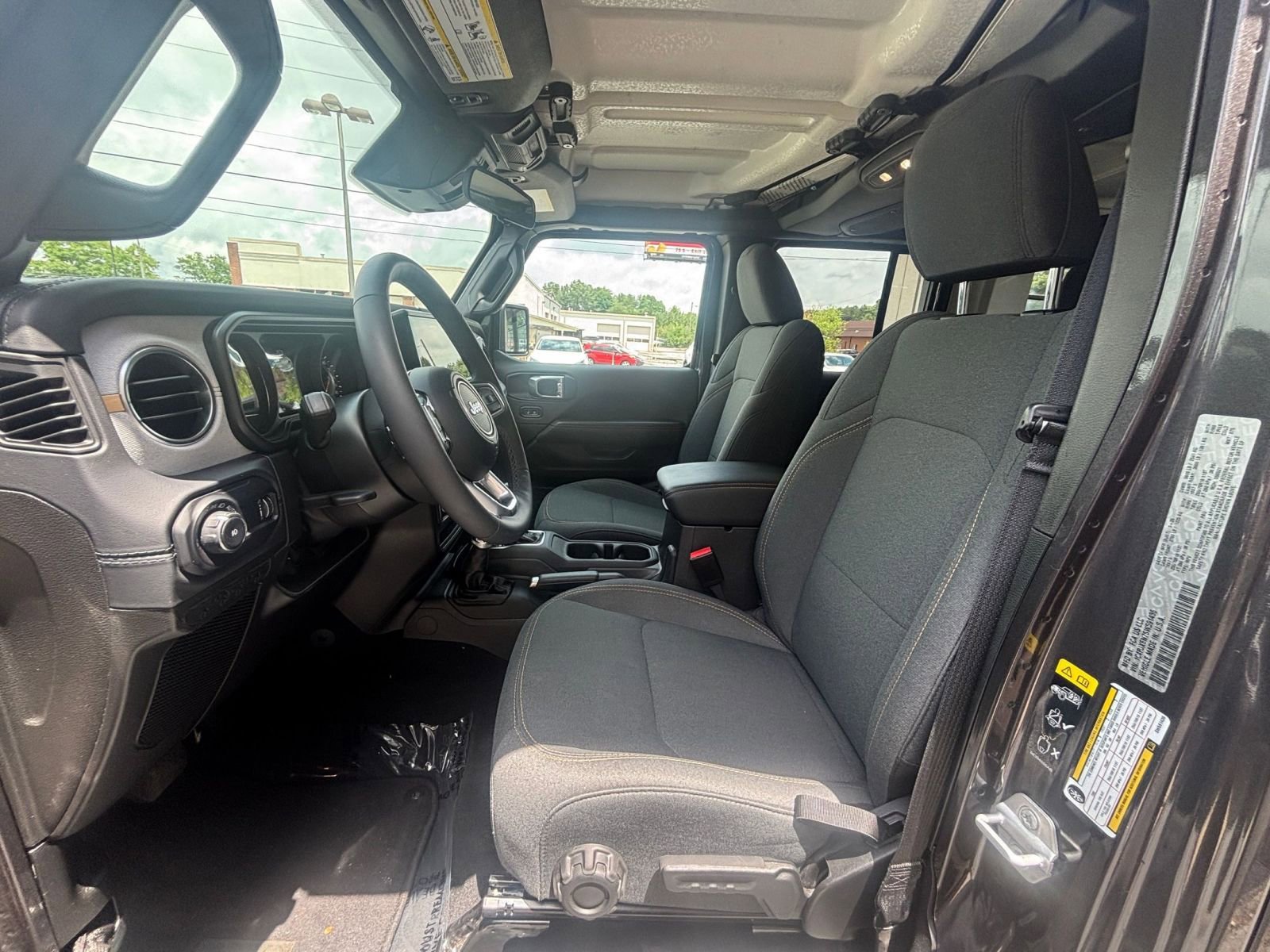 Thumbnail: 2025 Jeep Wrangler - 27