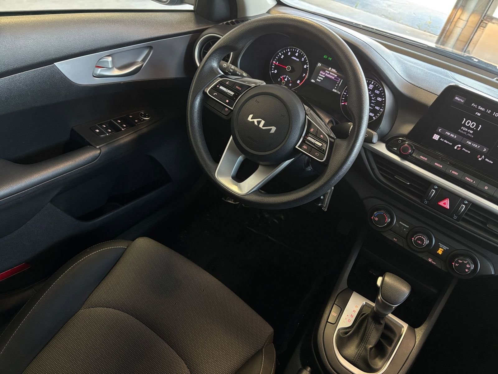 Thumbnail: 2024 Kia Forte - 32
