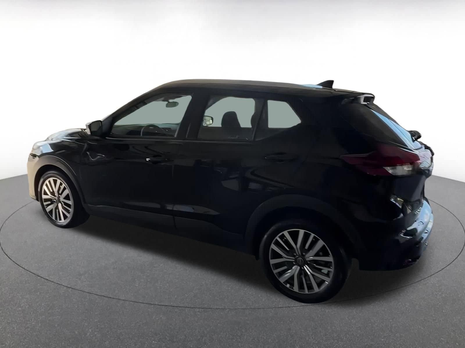 Thumbnail: 2024 Nissan Kicks - 8