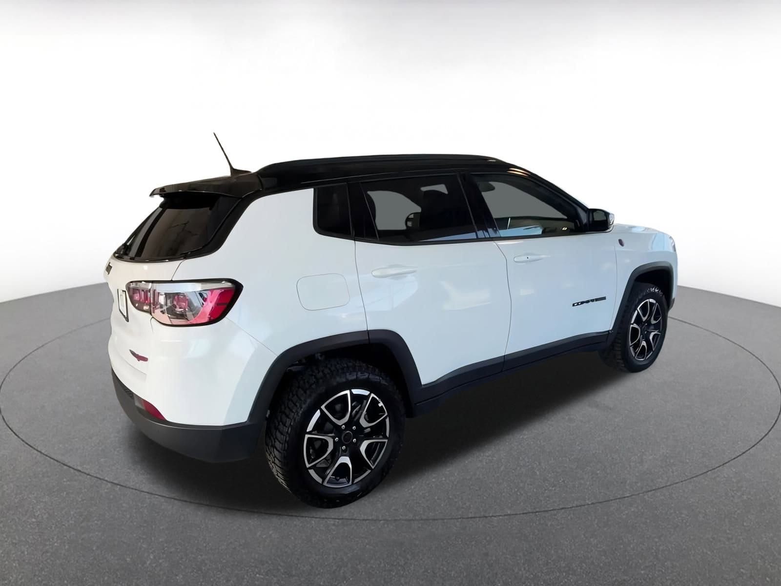 Thumbnail: 2025 Jeep Compass - 13