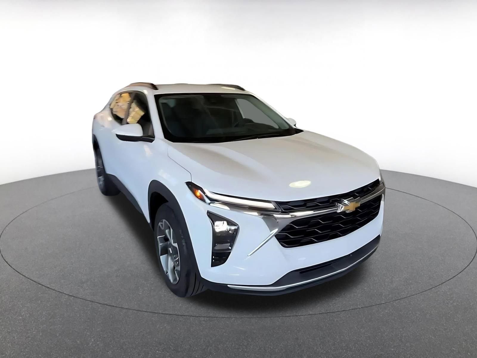 Thumbnail: 2025 Chevrolet Trax - 3