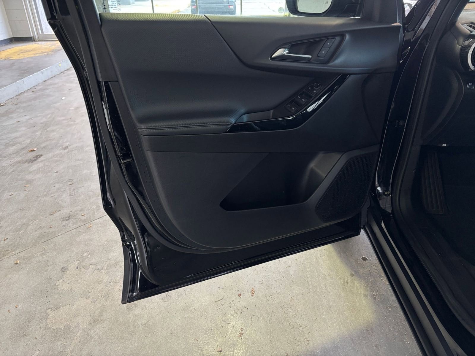 Thumbnail: 2025 Chevrolet Equinox - 26