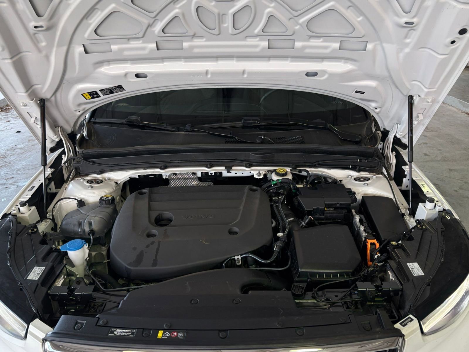 Thumbnail: 2024 Volvo XC40 - 32