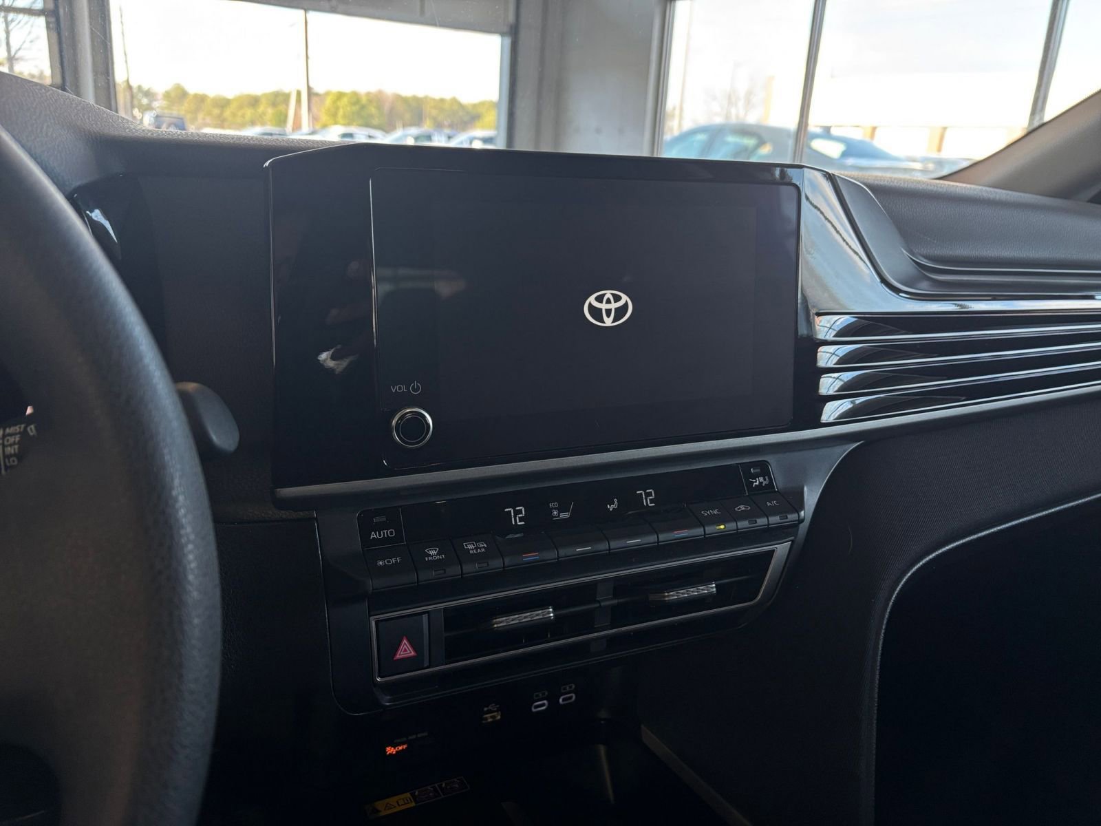 Thumbnail: 2025 Toyota Camry - 21