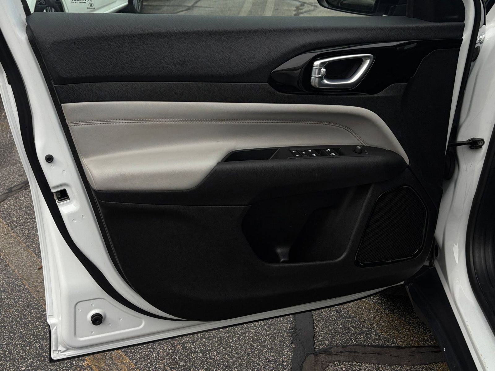 Thumbnail: 2025 Jeep Compass - 25