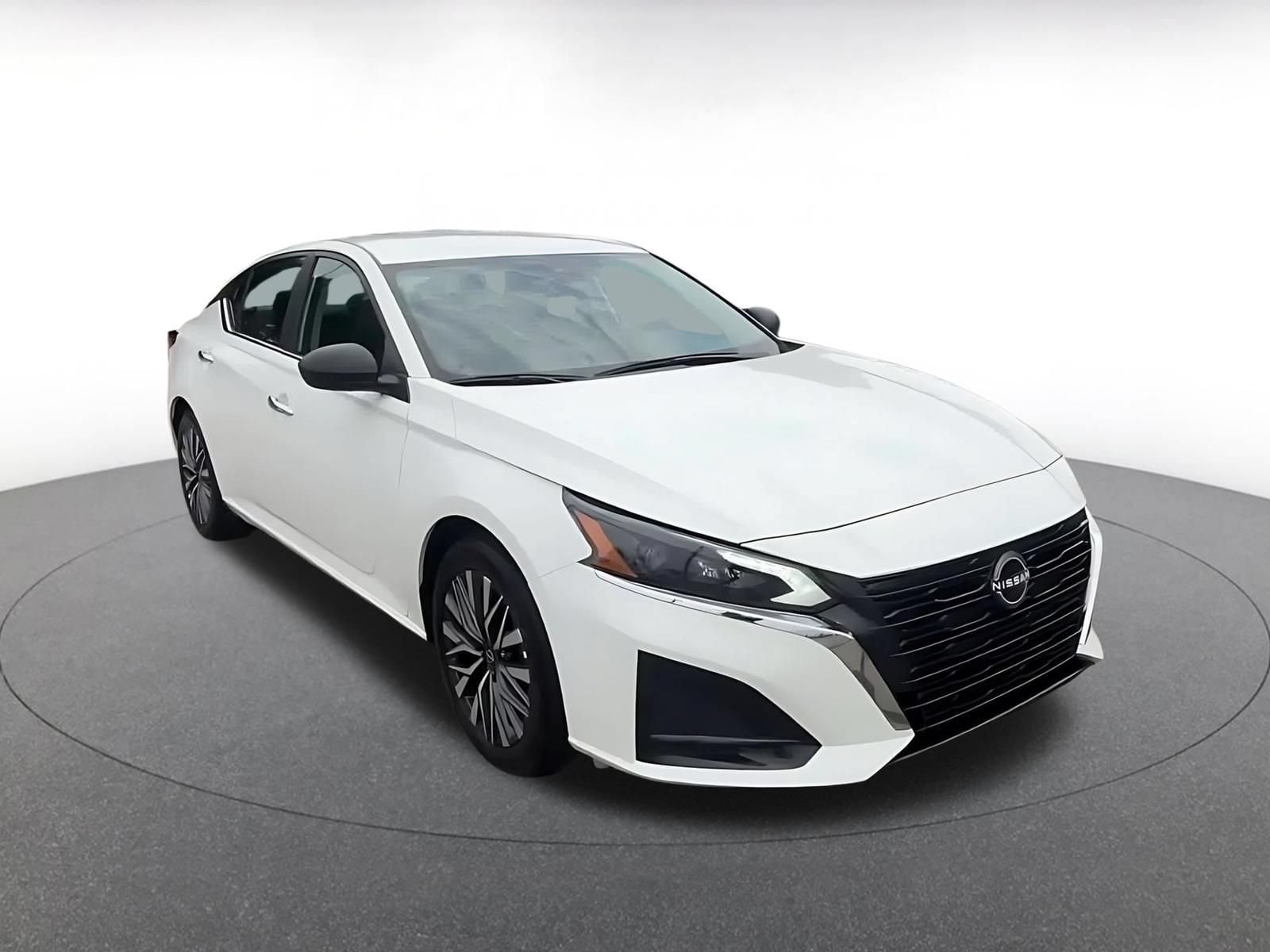 Thumbnail: 2025 Nissan Altima - 3