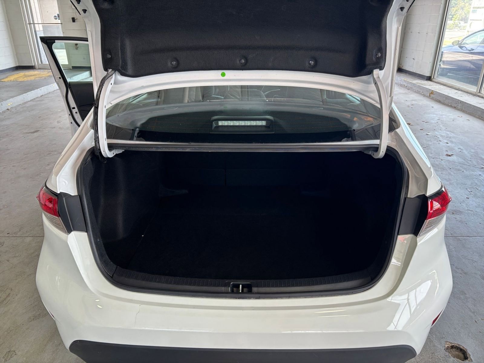 Thumbnail: 2025 Toyota Corolla - 30