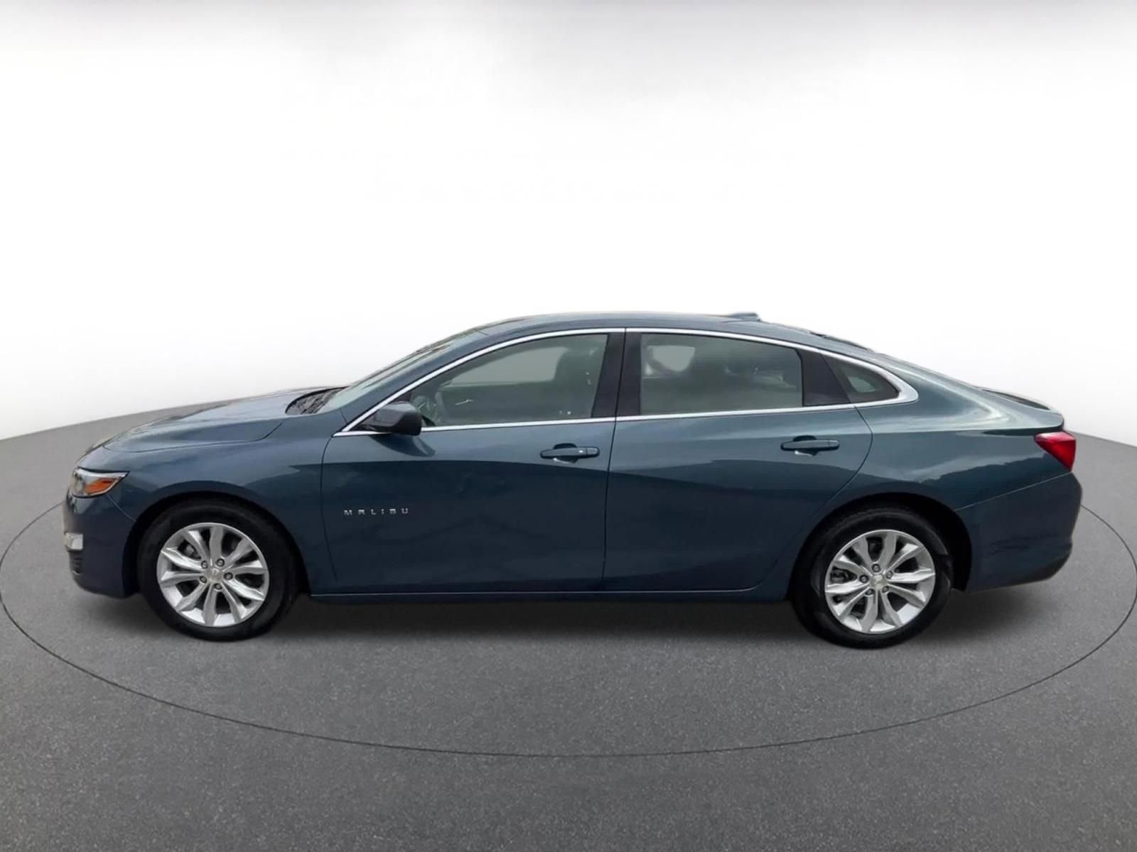 Thumbnail: 2024 Chevrolet Malibu - 8