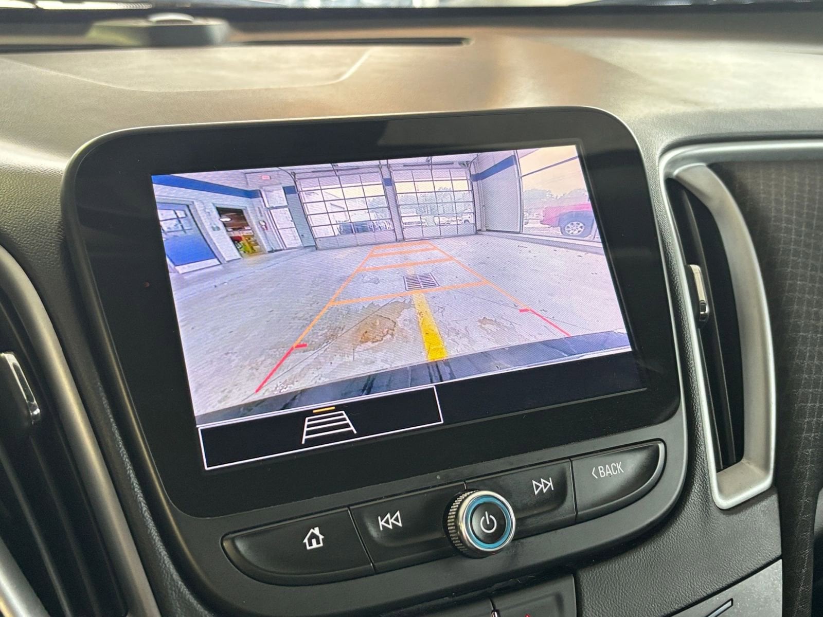 Thumbnail: 2023 Chevrolet Malibu - 23