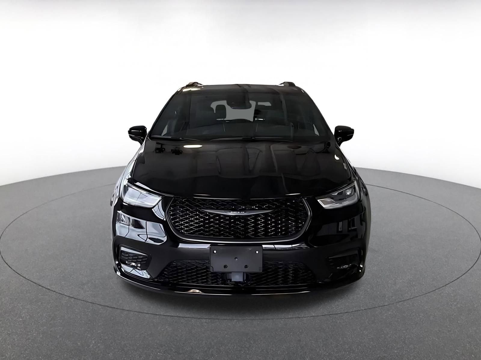 Thumbnail: 2025 Chrysler Pacifica - 5