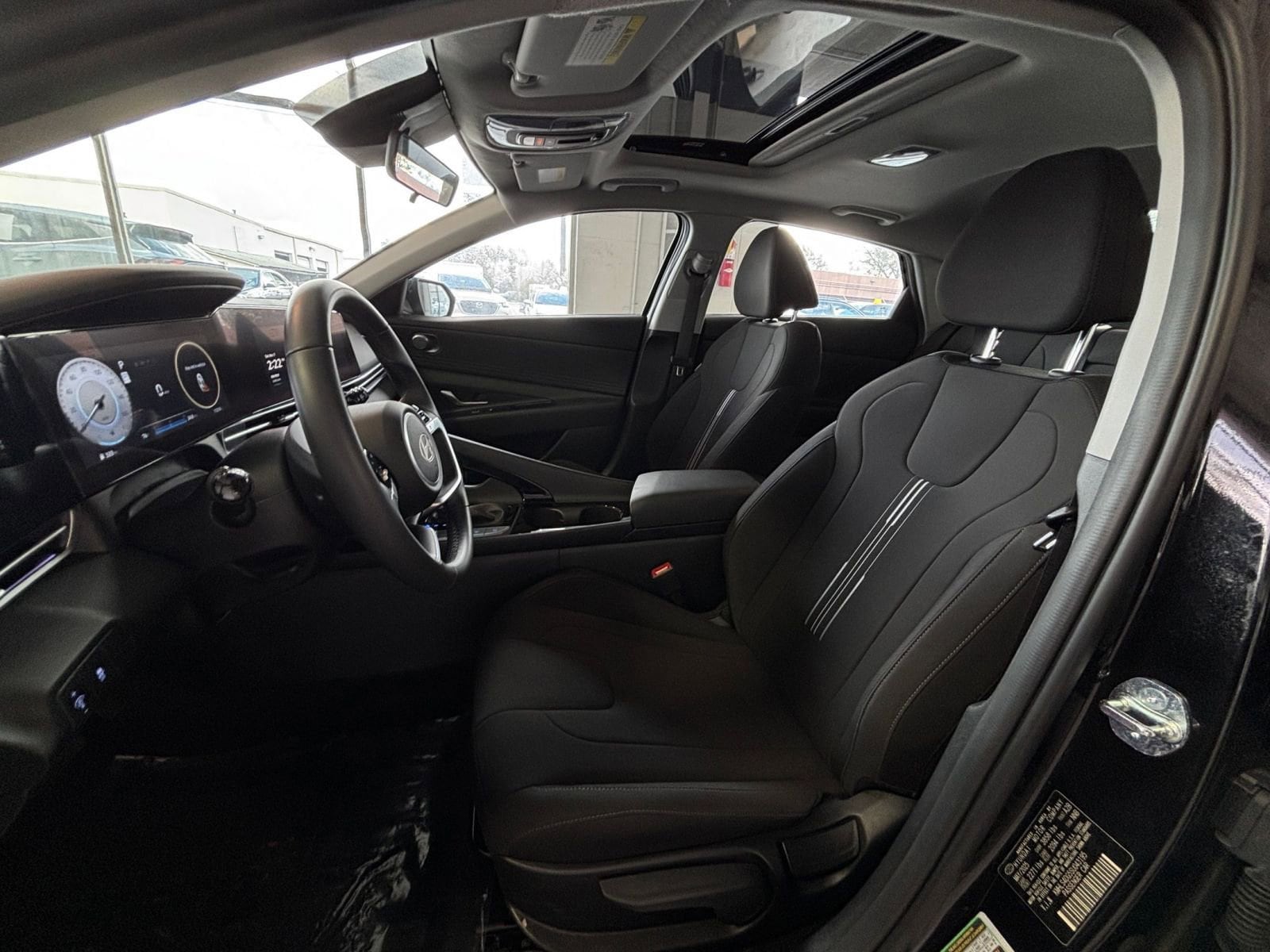 Thumbnail: 2025 Hyundai Elantra - 33