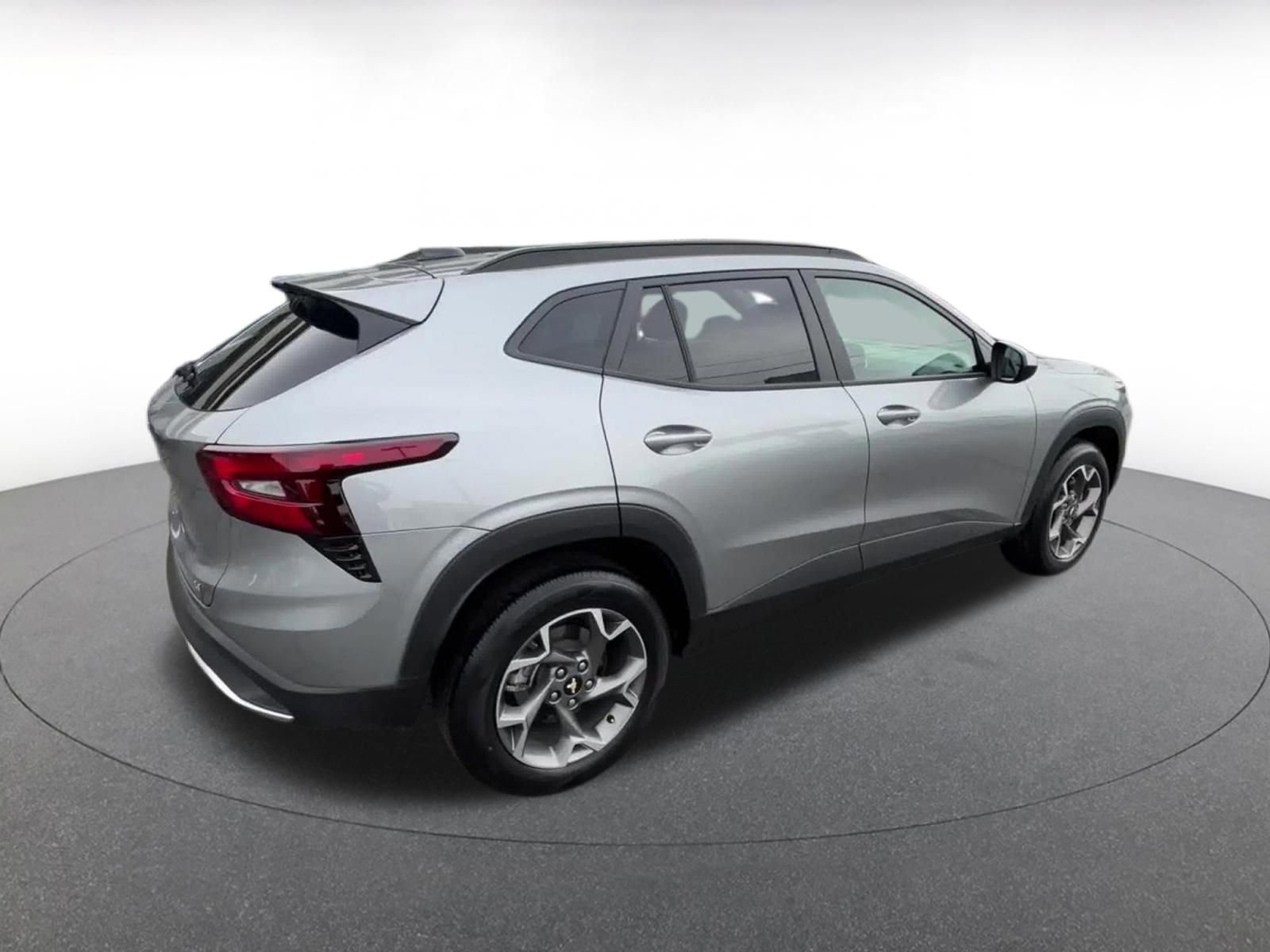 Thumbnail: 2025 Chevrolet Trax - 21