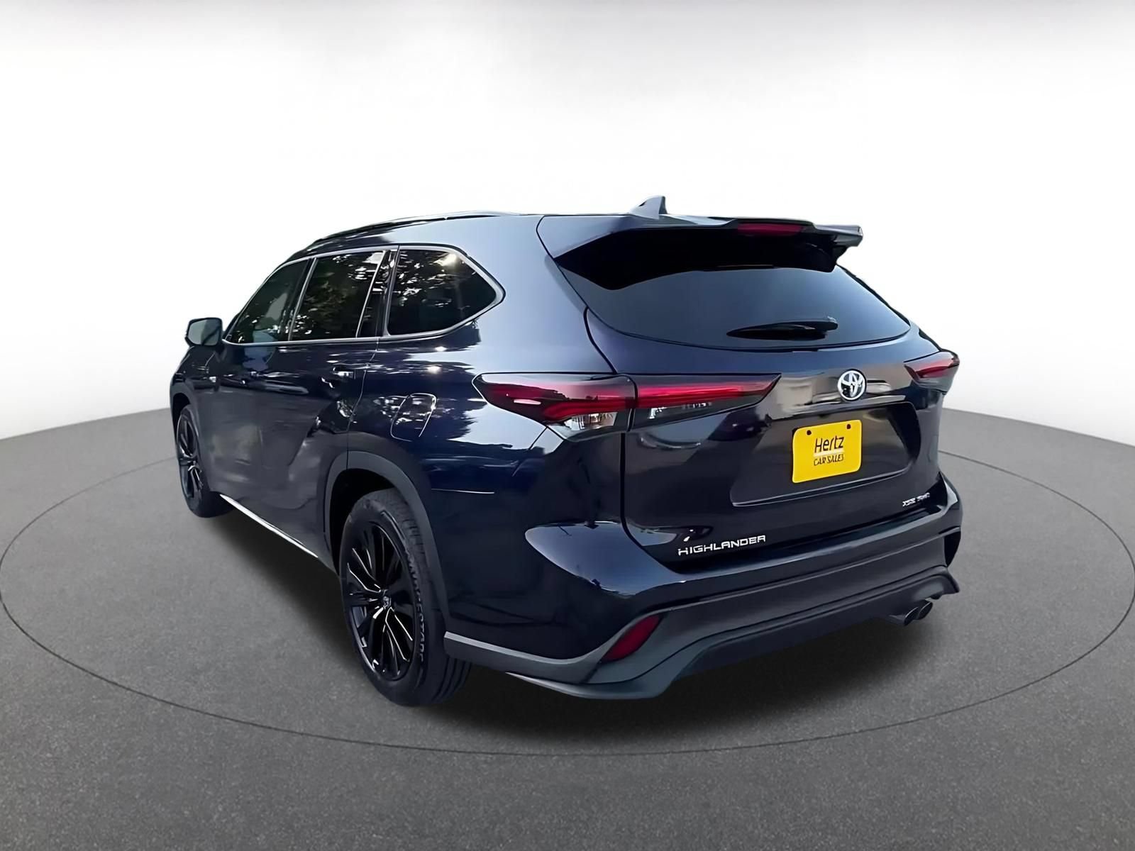 Thumbnail: 2025 Toyota Highlander - 10