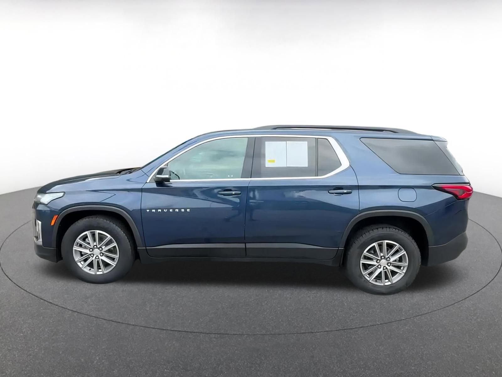 Thumbnail: 2023 Chevrolet Traverse - 8