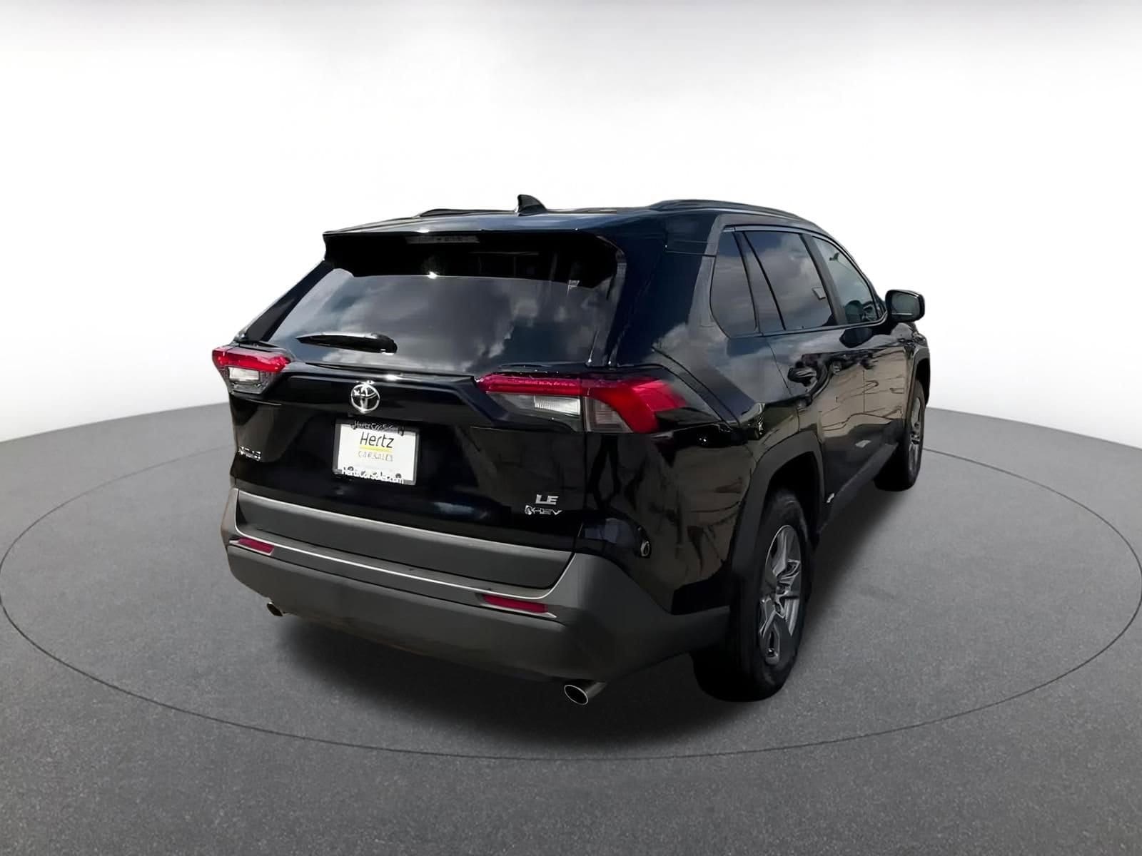 Thumbnail: 2025 Toyota RAV4 - 15