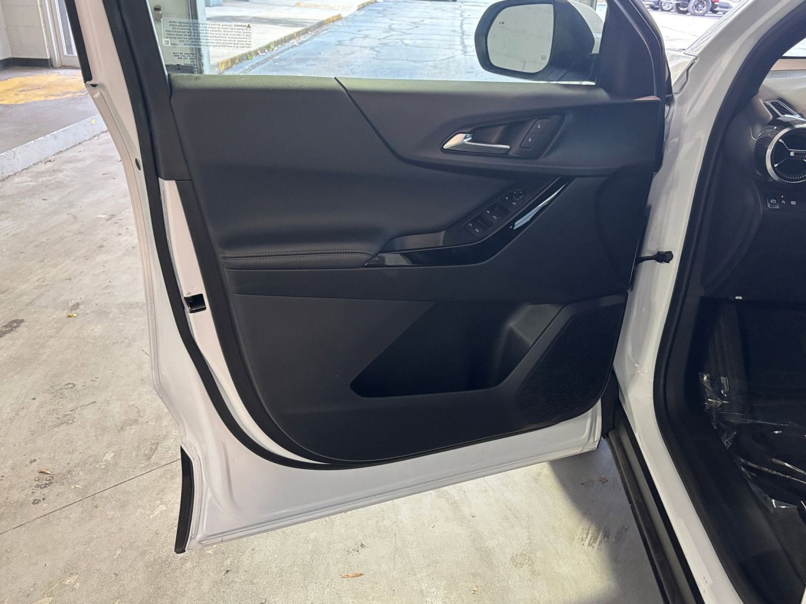 Thumbnail: 2025 Chevrolet Equinox - 20