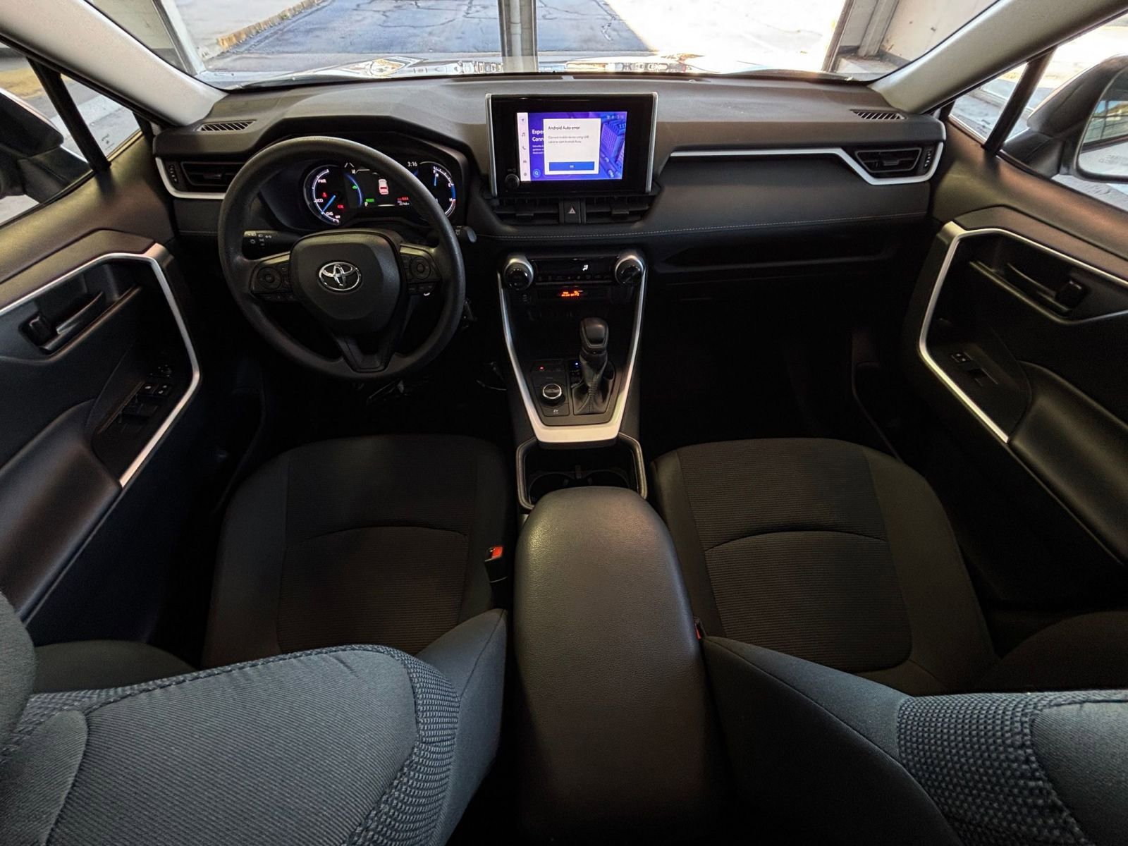 Thumbnail: 2025 Toyota RAV4 - 32