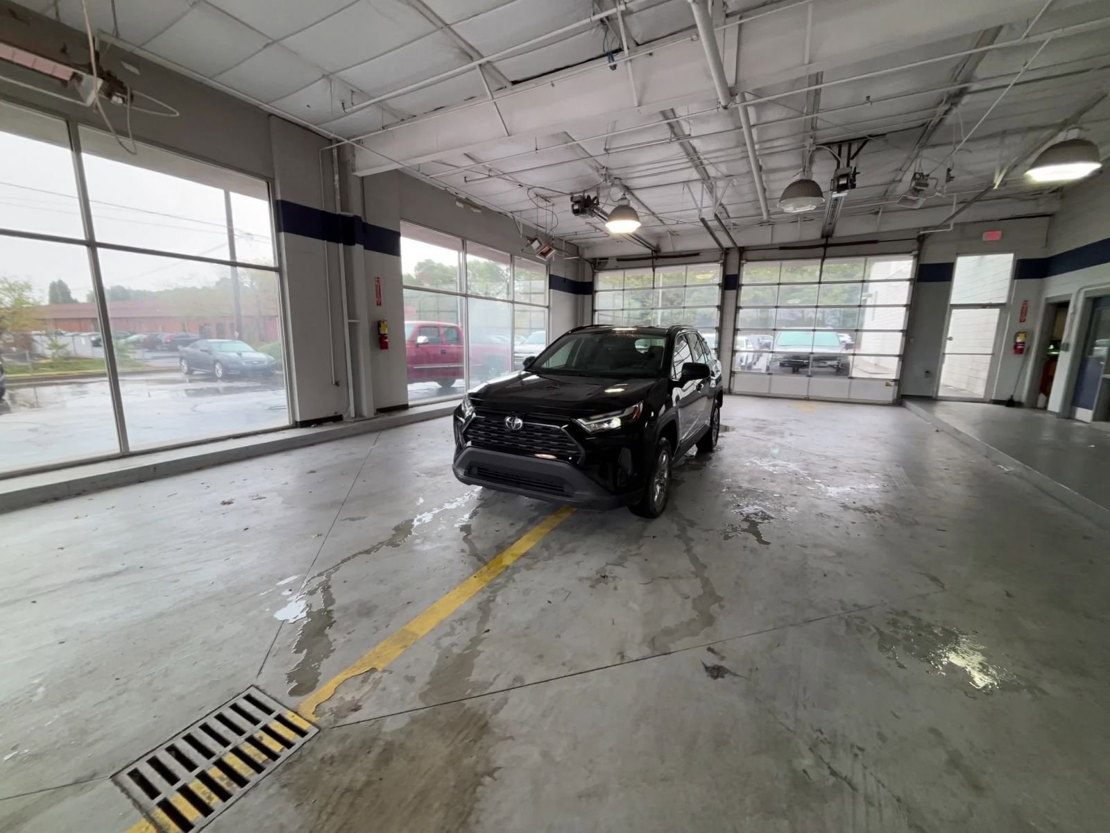 Thumbnail: 2025 Toyota RAV4 - 16