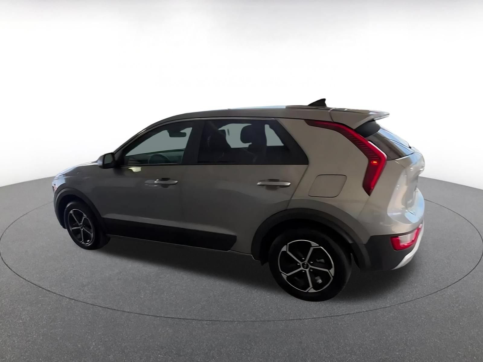 Thumbnail: 2026 Kia Niro - 10