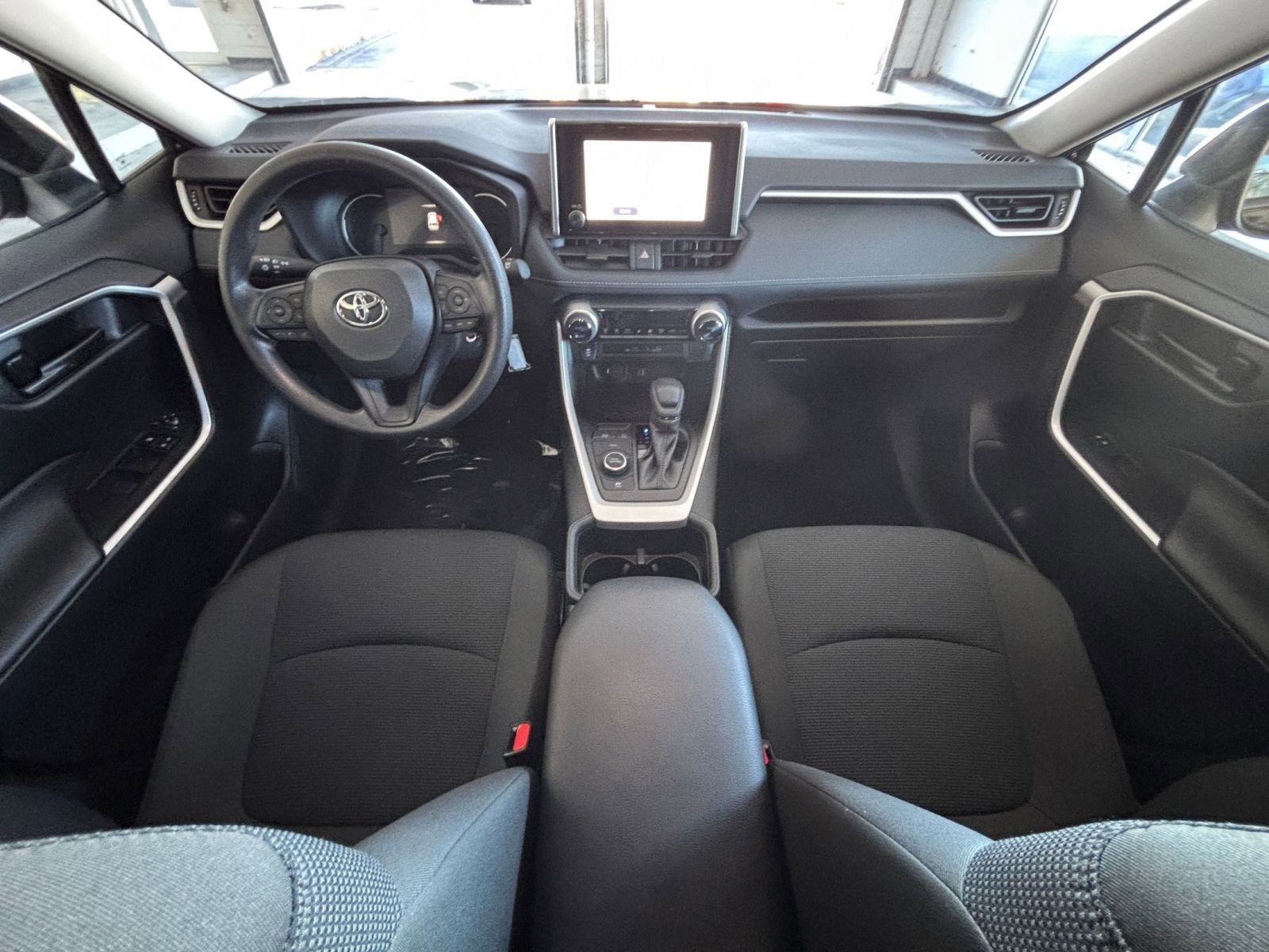 Thumbnail: 2025 Toyota RAV4 - 32