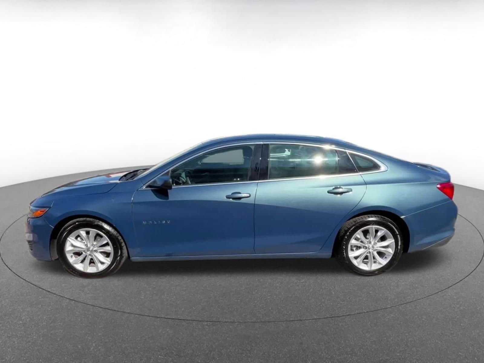 Thumbnail: 2024 Chevrolet Malibu - 8